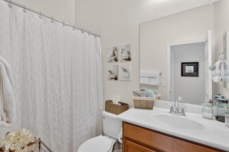 33-web-or-mls-42W Nelson Pl