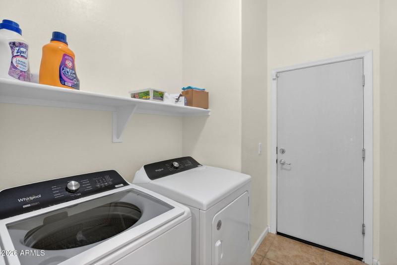 34-web-or-mls-43W Nelson Pl