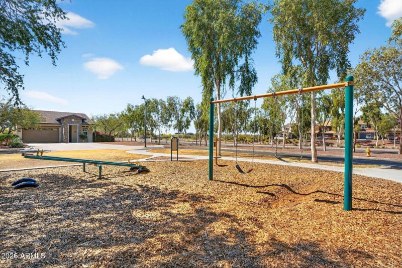 63-web-or-mls-79W Nelson Pl