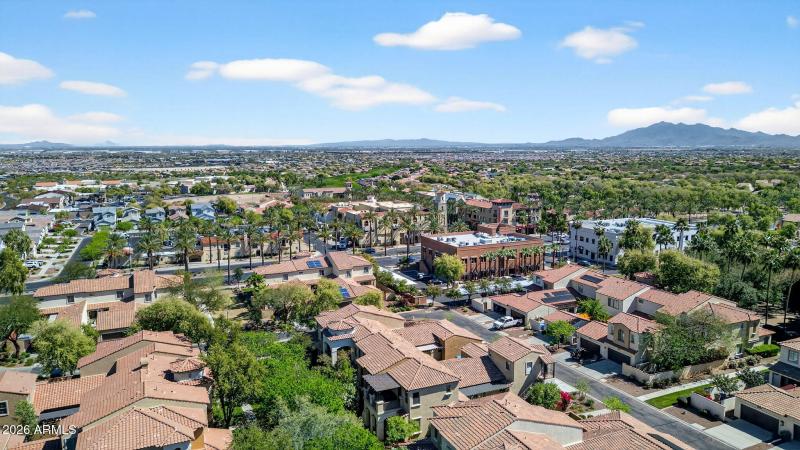 80-web-or-mls-34W Nelson Pl