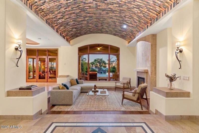 Virtually Staged Entry Summit