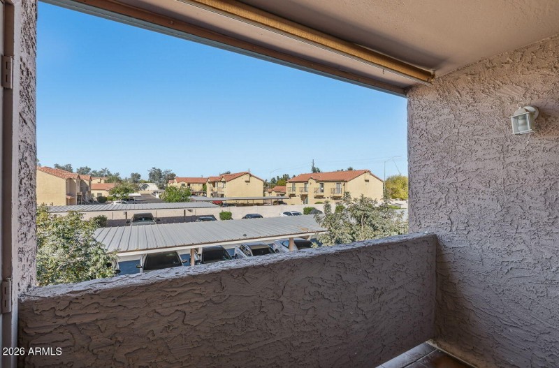 14-web-or-mls-623 W Guadalupe Rd 215 Mes