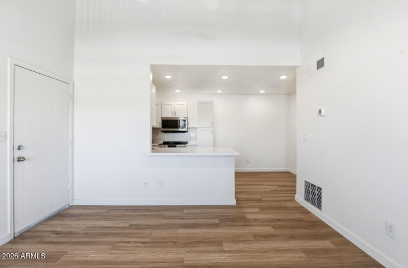 16-web-or-mls-623 W Guadalupe Rd 215 Mes