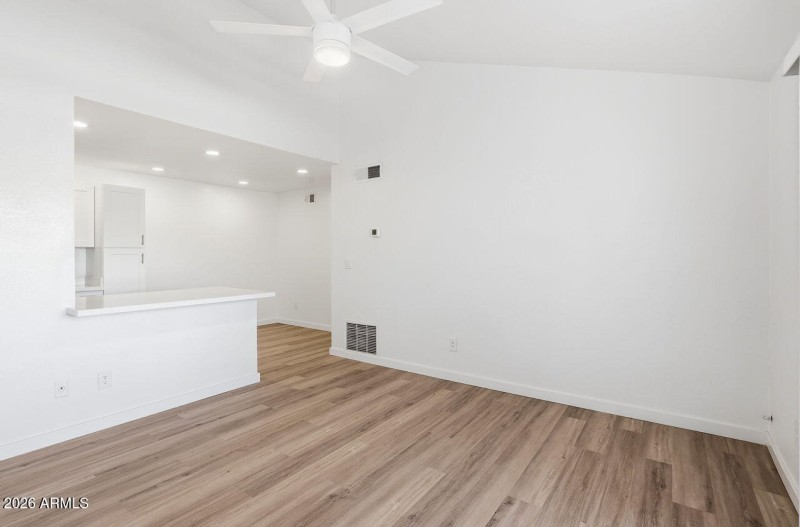 4-web-or-mls-623 W Guadalupe Rd 215 Mesa