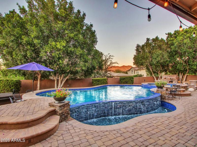 01-Backyard-Mtn-views (9)