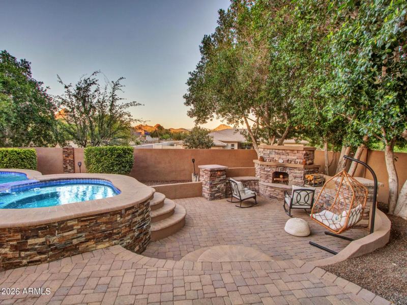 01-Backyard-Mtn-views (7)