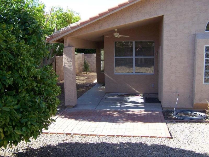 20120525192354368675000000-o