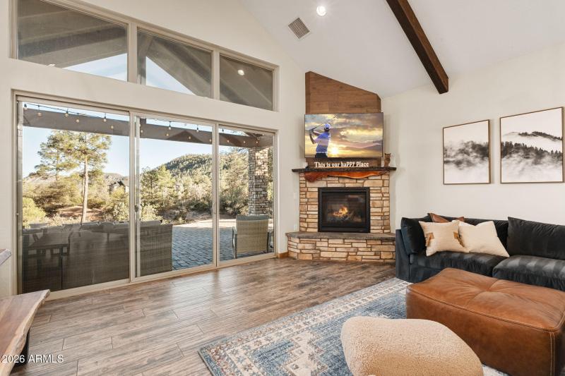 1203 E Cedar Ln - 10