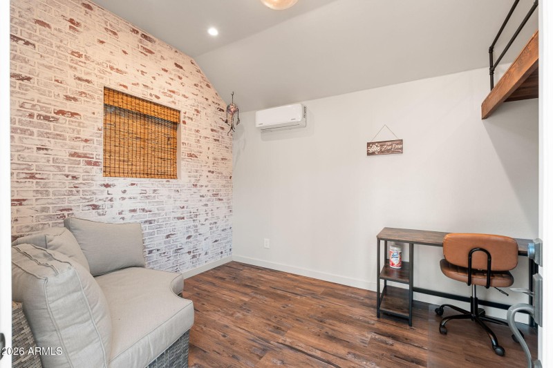 1203 E Cedar Ln - 41