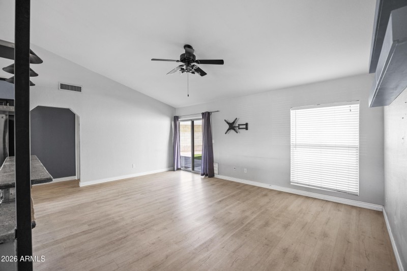 1827 N Sericin Cir-16