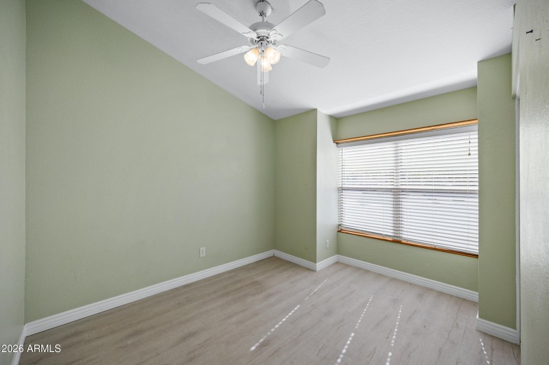 1827 N Sericin Cir-18