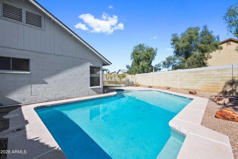 1827 N Sericin Cir-30