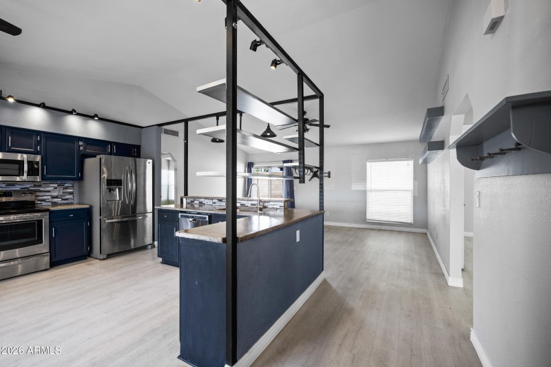 1827 N Sericin Cir-8