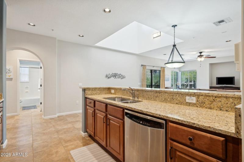 15-web-or-mls-3935-e-rough-rider-rd-r-un