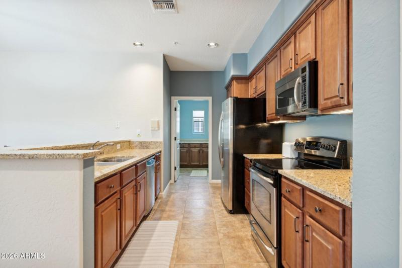 16-web-or-mls-3935-e-rough-rider-rd-r-un