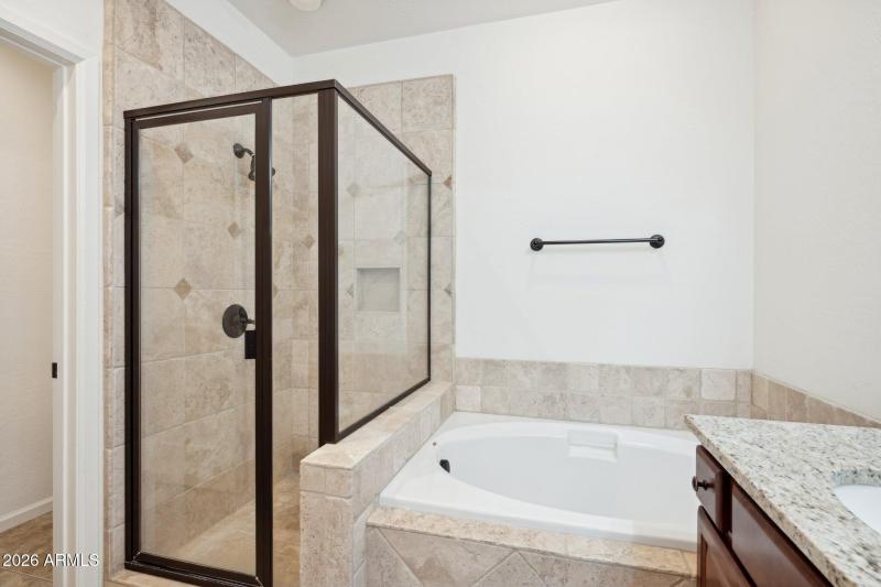 27-web-or-mls-3935-e-rough-rider-rd-r-un