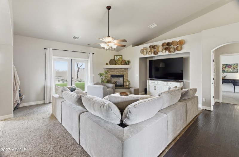 03-7P8A0631_with_fire