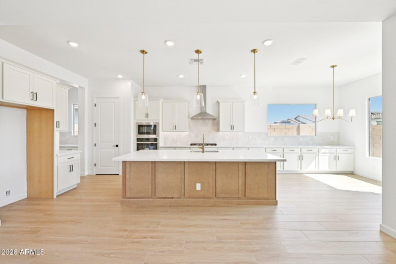 20-web-or-mls-E Twin Acres Dr-S1103-020