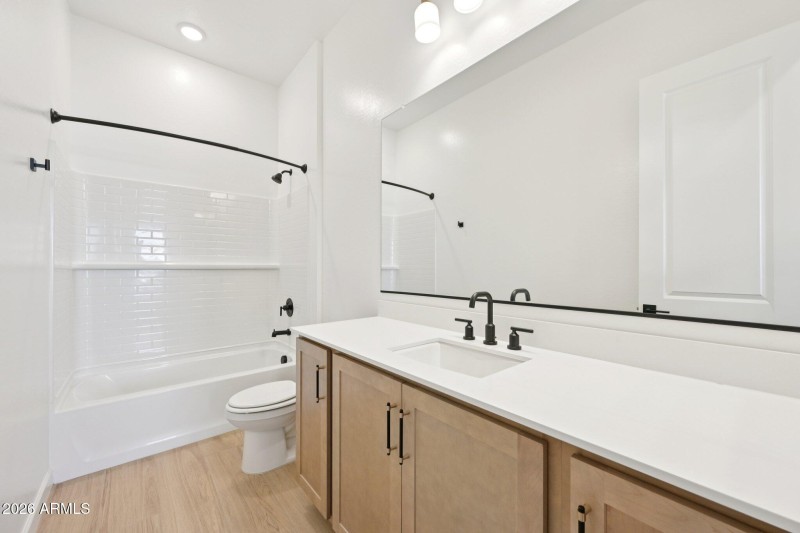 21-web-or-mls-E Twin Acres Dr-S1103-021