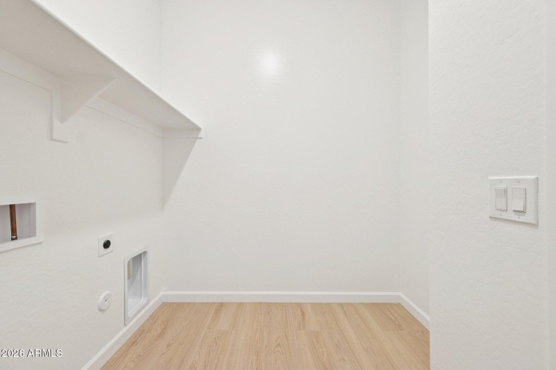 40-web-or-mls-E Twin Acres Dr-S1103-040