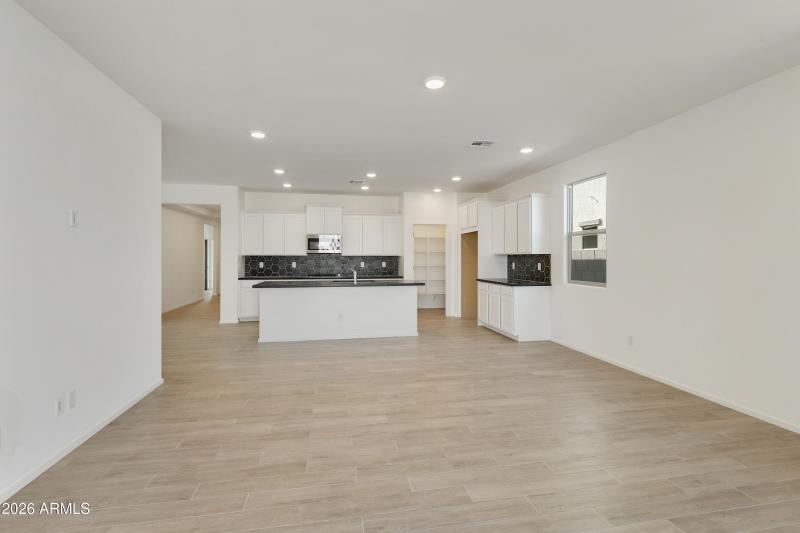 GREAT ROOM - KITCHEN