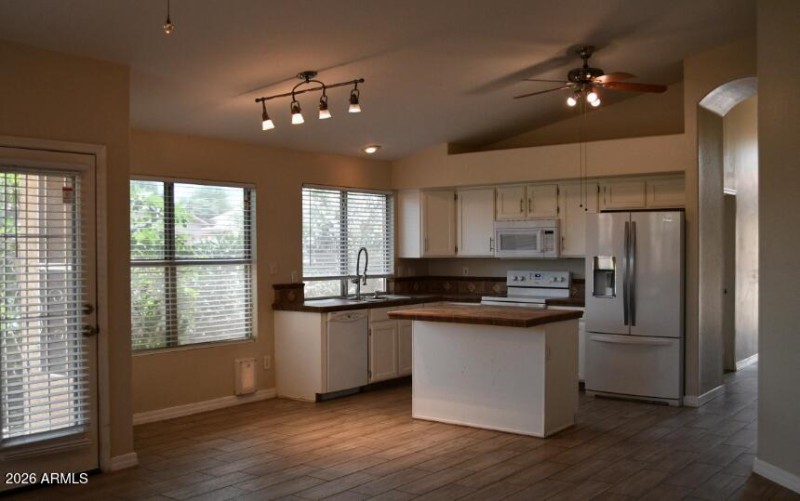 02-1476 E Silver Creek Road