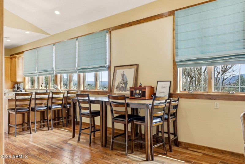 Main Res Int Great Rm Dining area