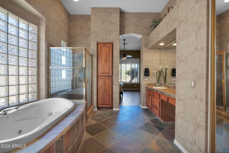 18-web-or-mls-P1559007