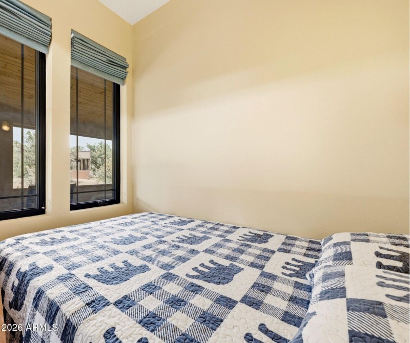 Main Res Int Sleeping Area adj to Grt Rm