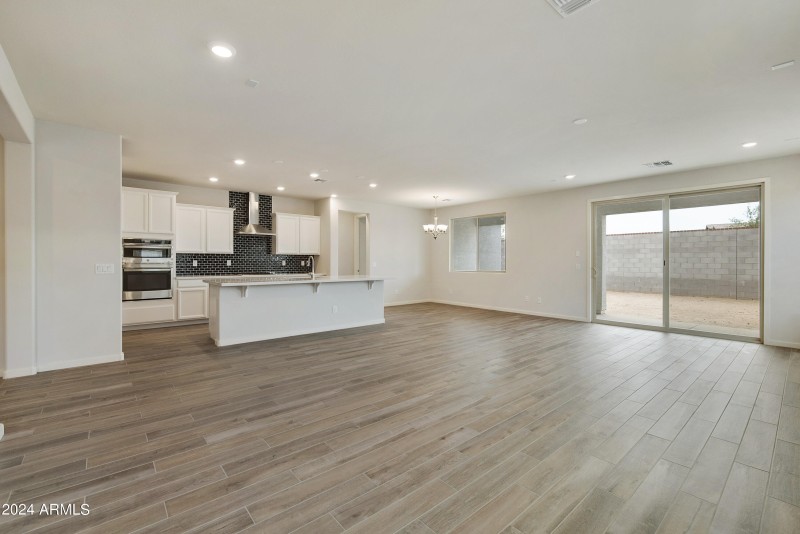 GREAT ROOM / KITCHEN