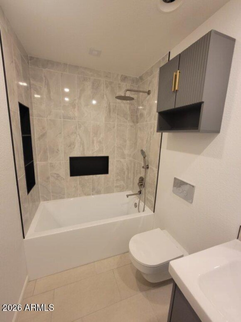 Bathroom 2_a