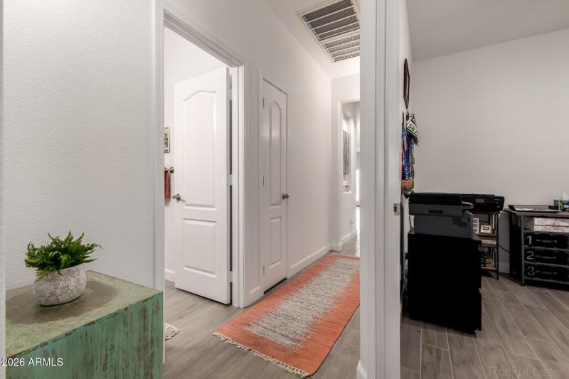 Hallway/guest bedroom/office