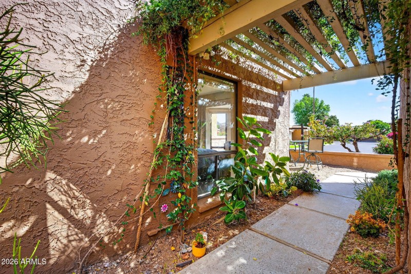 934 E BECKER Lane, Phoenix