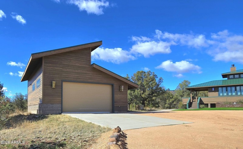 Fin Garage & Main Res fr Parking Area