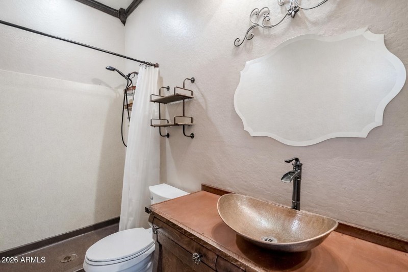 Bathroom - downstairs