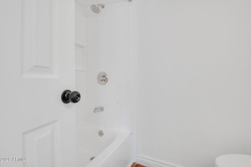 15-web-or-mls-5442 W Edgemont Ave-15