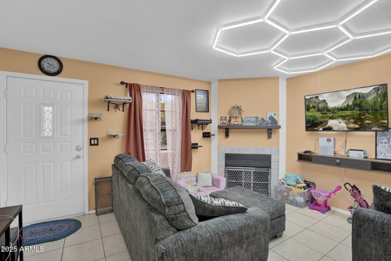 7-web-or-mls-3491 N Arizona #83 -4