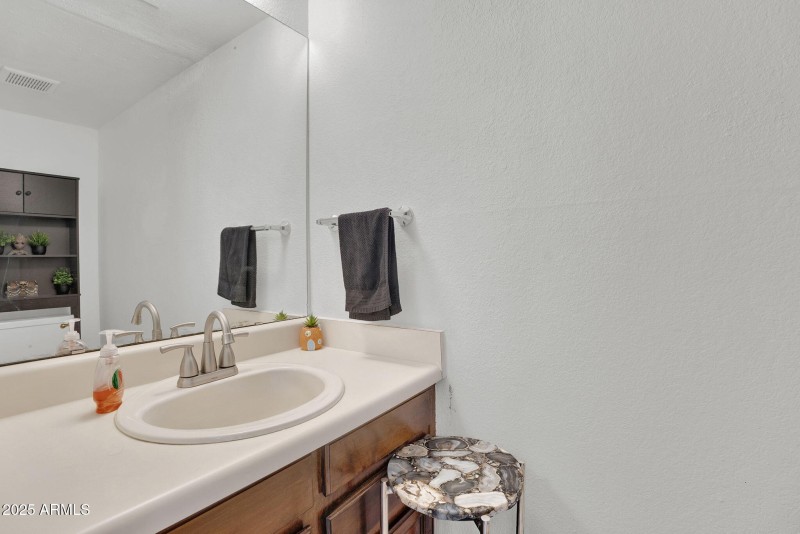 28-web-or-mls-3491 N Arizona #83 -22