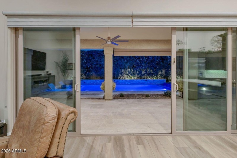 Flow to outdoor dining & recreation.