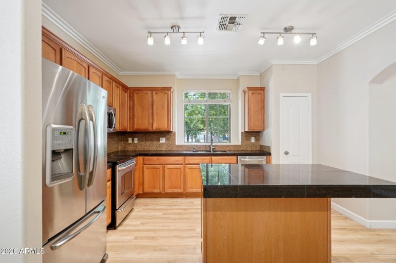 18-web-or-mls-E Rosemonte Dr-S1403-018