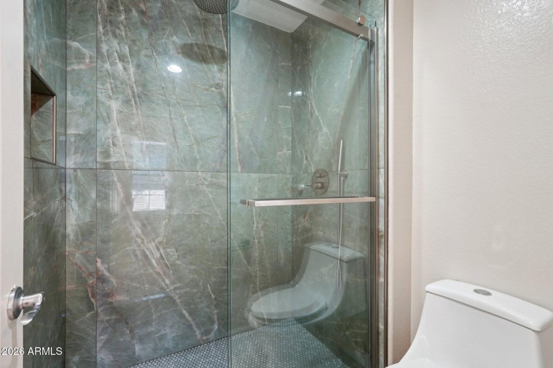 32-web-or-mls-E Rosemonte Dr-S1403-032