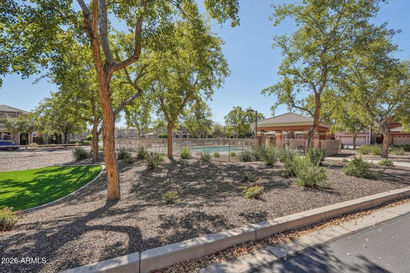 45-web-or-mls-E Rosemonte Dr-1403-903