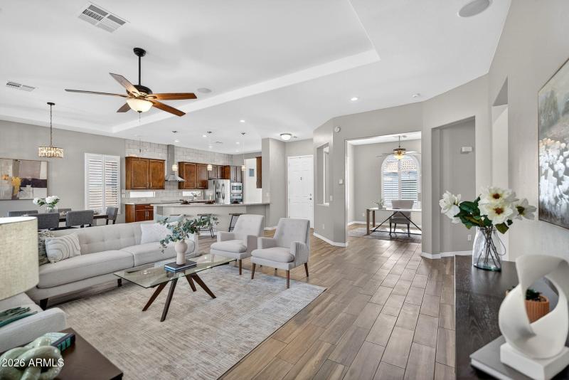 7-web-or-mls-52E Jude Ln