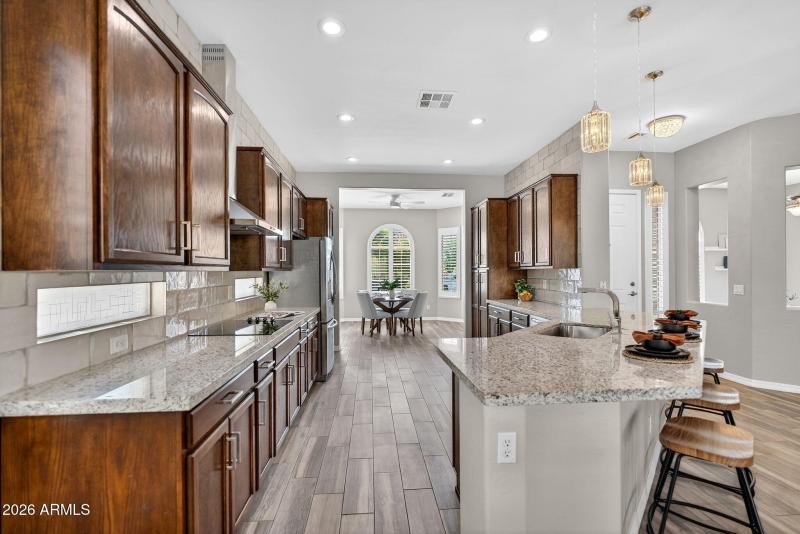 18-web-or-mls-37E Jude Ln