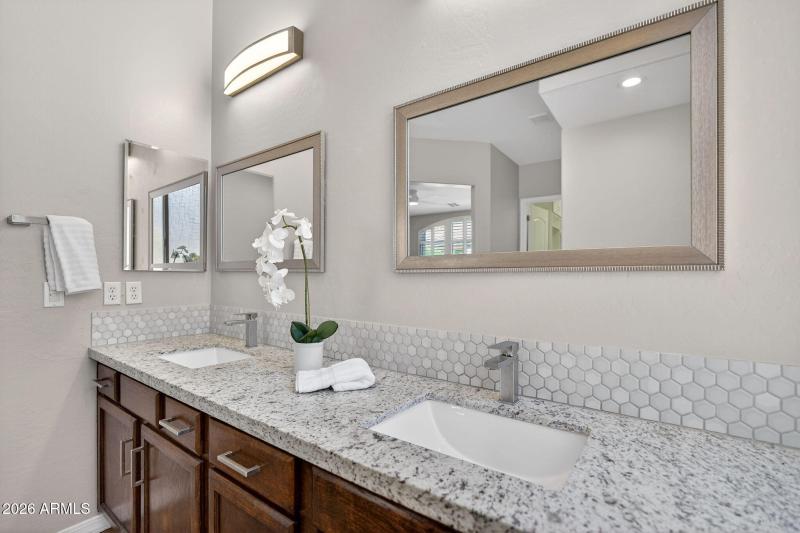 36-web-or-mls-73E Jude Ln