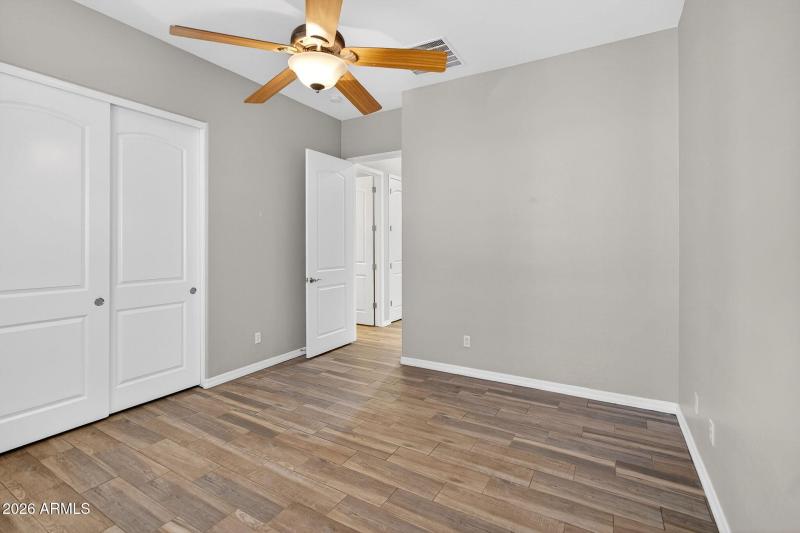 41-web-or-mls-32E Jude Ln