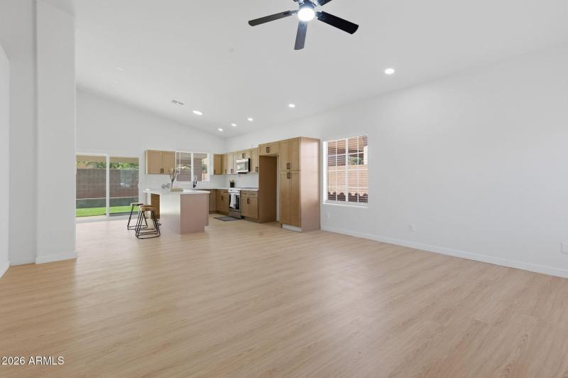 5-web-or-mls-17406 N 22nd St-5