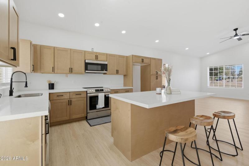 9-web-or-mls-17406 N 22nd St-9