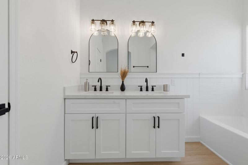 21-web-or-mls-17406 N 22nd St-21