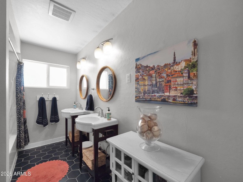 28-web-or-mls-_1588570